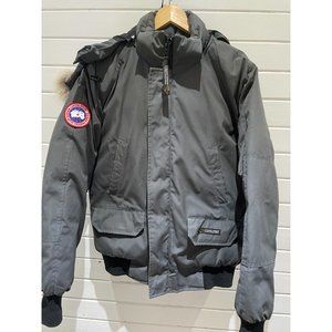 CANADA GOOSE Chilliwack Down Bomber Jacket Size S graphit Coyote Fur Trim Hood